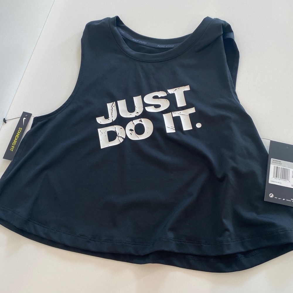 Nike Crop Top
